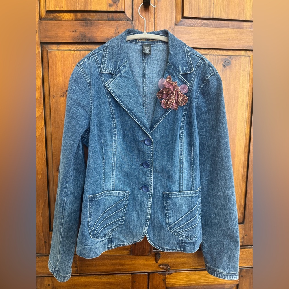 KitKit Jeans Ladies Large Distressed Denim Fitted Square Pocket Blazer. EUC